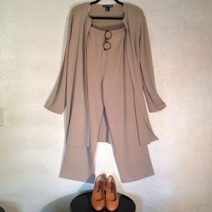 Bloomies! Like New BloomingdalesNOW  Tan Suit